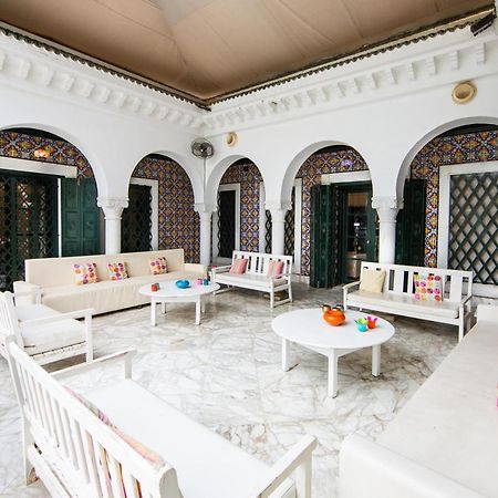 Appartement Prive Dans Une Grande Maison D'Hote La Marsa Exteriör bild