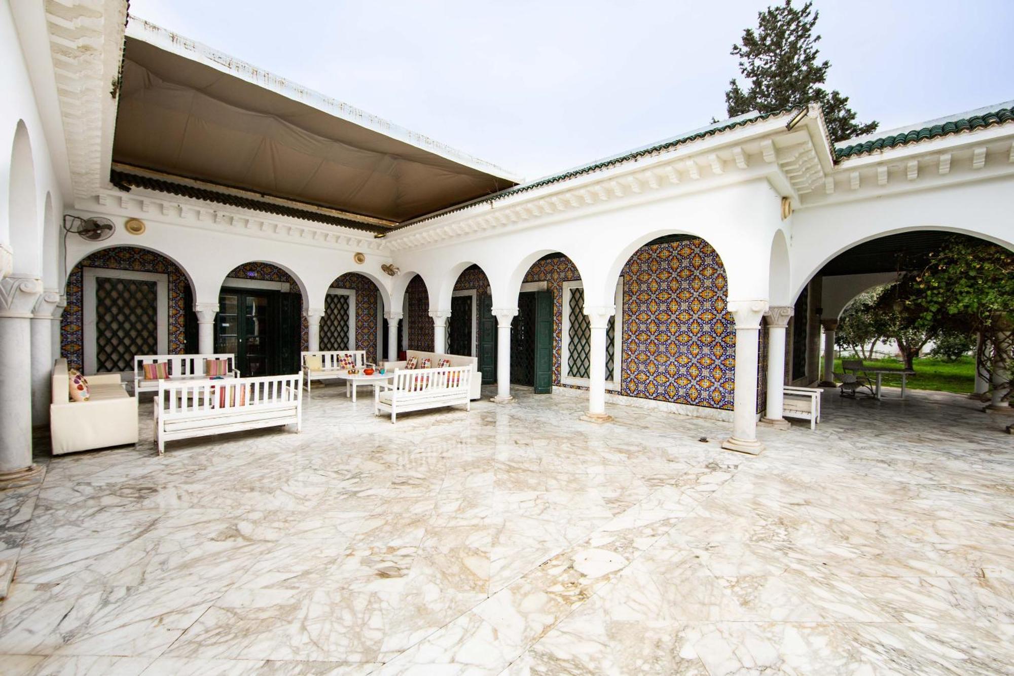 Appartement Prive Dans Une Grande Maison D'Hote La Marsa Exteriör bild