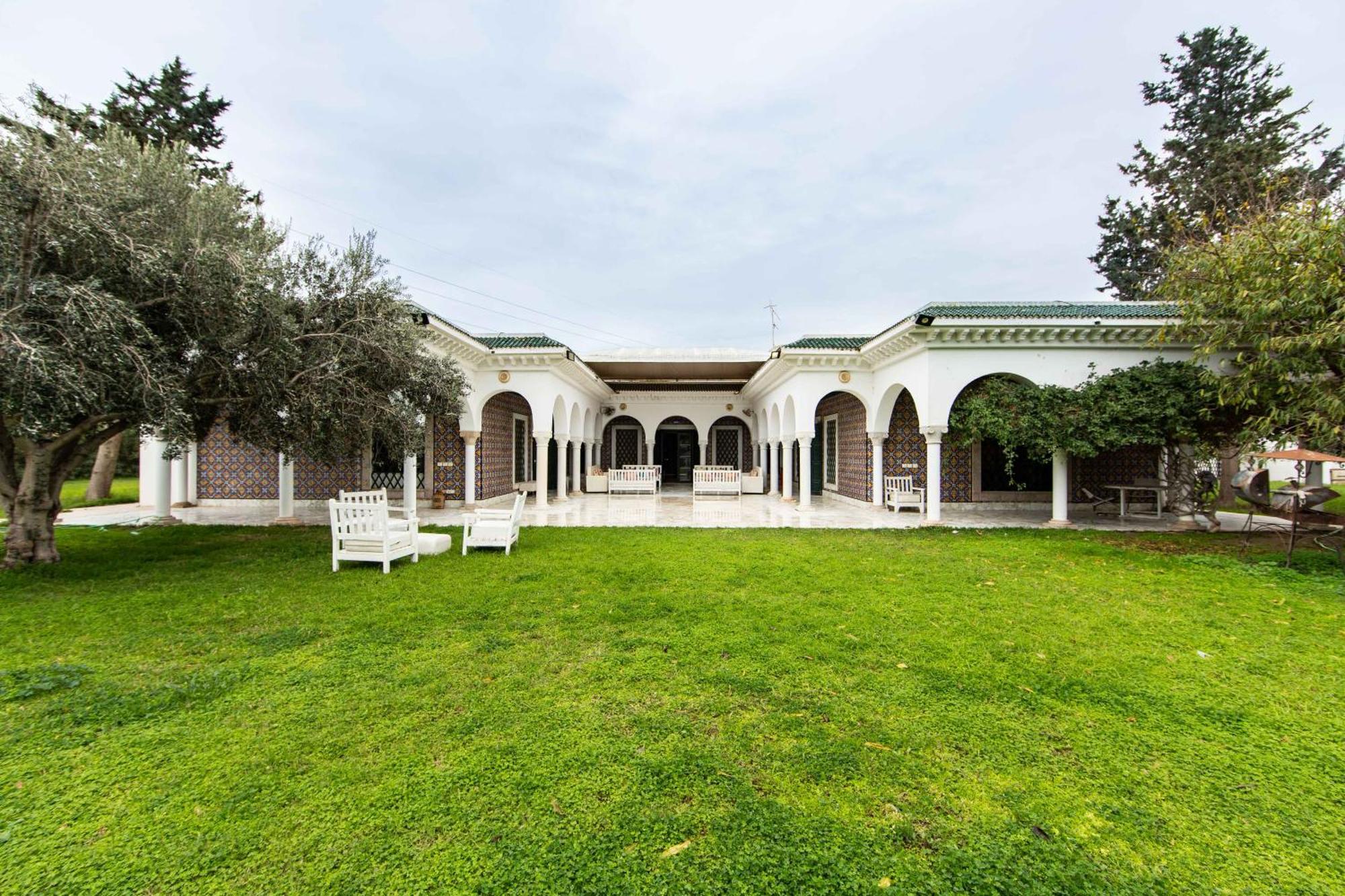 Appartement Prive Dans Une Grande Maison D'Hote La Marsa Exteriör bild