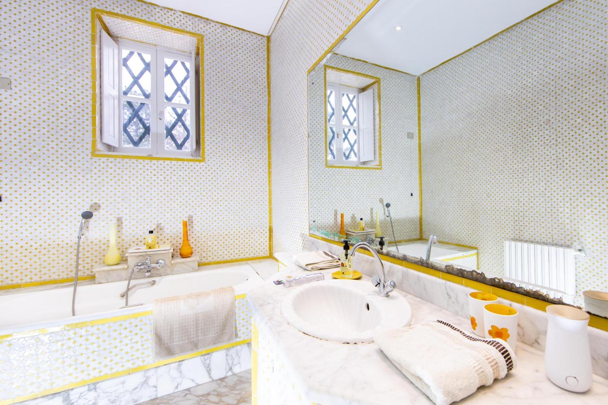 Appartement Prive Dans Une Grande Maison D'Hote La Marsa Exteriör bild